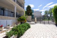 Apartment mit Terrasse