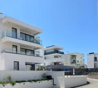 Apartment Navale with a roof terrace and a heated pool - B&B Traù