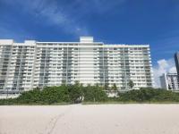 Entire Beach Front Condo w/ pool Amazing view 4pax - B&B