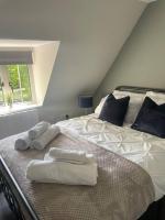 Oak House - 3 Bedroom Townhouse with free parking in town by ShortStays4U - B&B King's Lynn