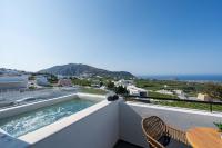 Deluxe Suite with Hot Tub and Sea View