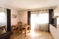 Ampio Appartamento con 1 Camera da Letto e Balcone