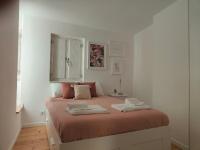 B&B Coimbra - Rose Essence Aparment - Exceptional balcony - Bed and Breakfast Coimbra