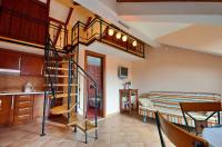 Monolocale su 2 Livelli con Vista Giardino