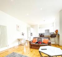 B&B London - Beautiful 2-Bed Apartment in London - Bed and Breakfast London