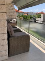 Omis - nice studio apartmant for 2, balcony, sun and beach - Chambres d’hôtes Omiš