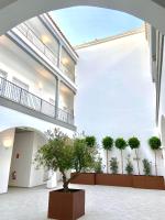 GATU Larga 35 El Puerto, Parking Gratuito, Preferente familias o grupos mayores de 25 años - B&B Puerto de Santa María