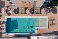 Callista Suites - Ferienwohnung Néa Flogitá