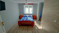 Dreibettzimmer mit Dusche