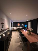 Remarkable 2-Bed Apartment in Tromso - Chambres d’hôtes Tromsø