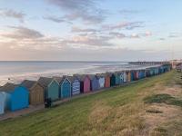 Seaside Villa on Secluded Green - B&B Herne Bay