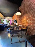 Gzira Prime Spot, Stylish Industrial Apt, Sleeps 11 - Ferienwohnung Il-Gżira