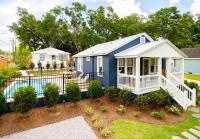 106 the Church St Collection with pool - B&B