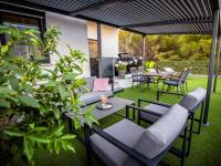 My Adriatic Place with private garden and garage - Chambres d’hôtes Sibenik