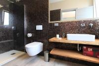 New modern villa Riz with private pool near the town center and beach by WiiBuk - Chambres d'hôtes Pula