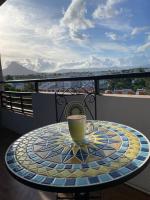 Spacious beach property in Flic en Flac - B&B