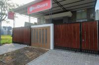 B&B Kalibanteng-kidul - RedDoorz near Kawasan Bandara Ahmad Yani Semarang 2 - Bed and Breakfast Kalibanteng-kidul