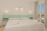 One-Bedroom Apartment with Sea View