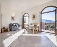 Apartment mit Balkon