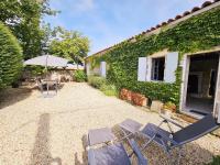 Fleurs de vigne, gîte charentais au grand coeur - B&B Bouteville