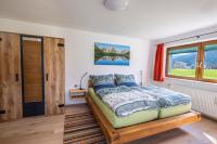 Three-Bedroom Apartment with Shower