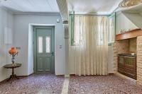 Centrally Yours: Spacious House in the City Center - B&B Chionáto