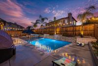 Temecula Wine Country Oasis Experience/Pool/Game room - B&B