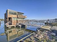 Floating Condos of Commodore 11 - B&B