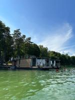 Domki na wodzie - Resort 36 Houseboats - Chambres d’hôtes Giżycko