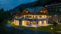 Villa Bostele with Five Bedrooms, Indoor Pool, Two Saunas & Garage - B&B Bad Kleinkirchheim