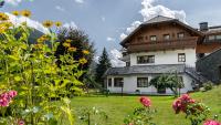 Villa Bostele with Five Bedrooms, Indoor Pool, Two Saunas & Garage - Chambres d'hôtes Bad Kleinkirchheim
