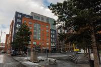 Sidemersey Livings- Convenient and Central 2-Bedroom Haven in L1, Secured Parking - Chambres d’hôtes Liverpool