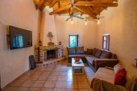 Tranquil stone garden house - B&B Kalos
