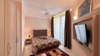 One-Bedroom Apartment with Pool View
