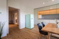 B&B Luxemburg - Renovated 2 Bedroom Apartment with Parking & AC - Bed and Breakfast Luxemburg