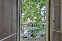 Au coeur des Platanes - Parking Gratuit Sous-Terrain - CLiM - Balcon - Chambres d'hôtes Avignon