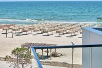 Infinity by Sea Apartment Beach Resort - parking - B&B Mamaia