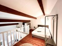 Studio meublé avec Mezzanine - B&B