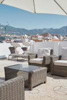 City Center Penthouse with Solarium 2 minutes from the Beach - B&B