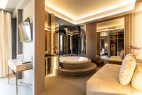 Suite with Hot Tub