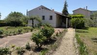 Villa entière au calme dans village provençal - Chambres d’hôtes