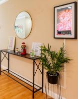 Colorful Home - Pool - Game Room - Basketball Court - BBQ & More - Chambres d'hôtes Fort Lauderdale