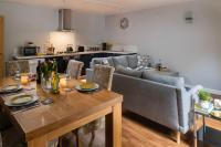 The Coachhouse - Cottage with Private Hot tub - B&B Colwyn Bay
