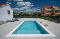 Villa Activitas - Professional Fitness & Pool - B&B