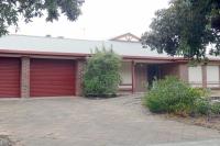 B&B Victor Harbor - Relaxing Holiday Home Pets Are Welcome - Bed and Breakfast Victor Harbor