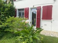 Sweet Home - 55m2 appt, garden, swimming pool, parking - B&B