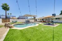 B&B Phoenix - Chic Phoenix Retreat with Private Pool and Large Yard! - Bed and Breakfast Phoenix