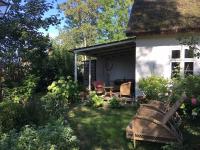 Zauberhaftes englisches Cottage am Gutshaus - Ferienwohnung Gross Schoritz