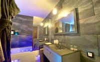 Double Room with Spa Bath