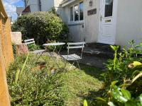 B&B Barnstaple - Spacious one bed apartment in a quiet leafy close. - Bed and Breakfast Barnstaple